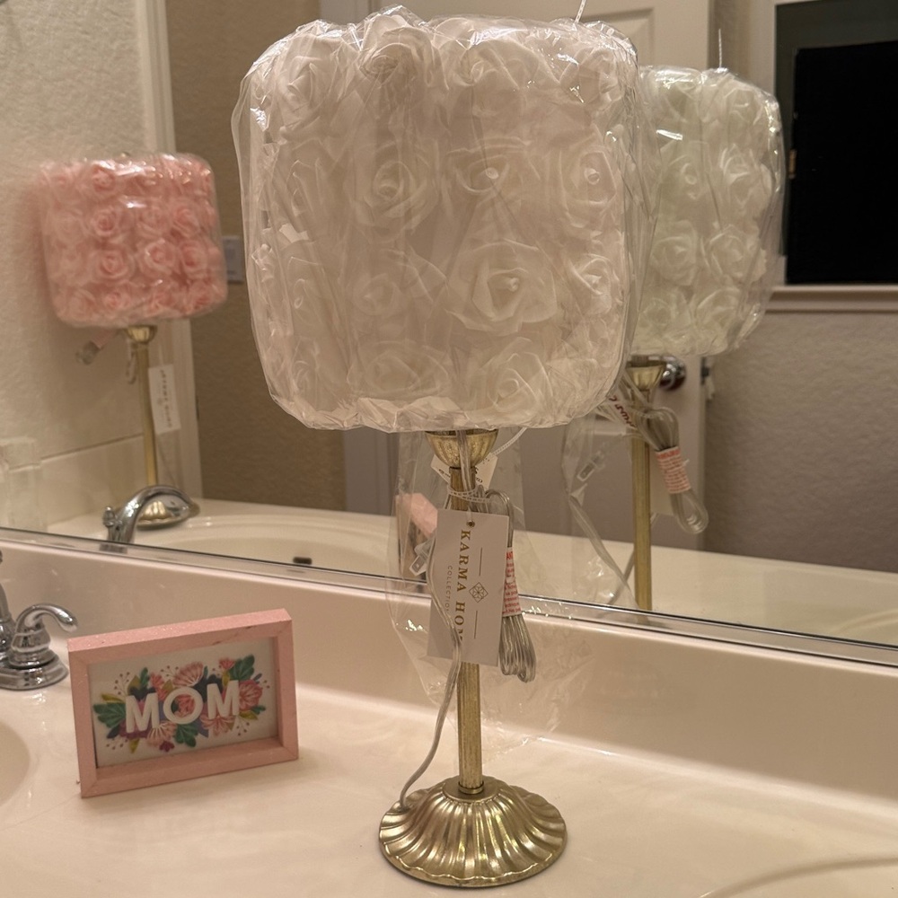 Cottage Core,Whimsical Soft Girl & Soft Boy Aesthetic
White & Pink Rose lamps 2 - Picture 7 of 15